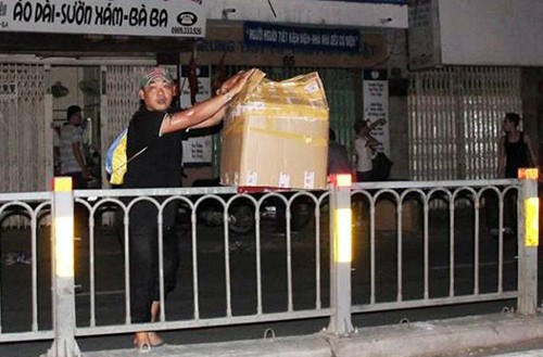 bien-lua-bao-trum-kho-hang-trong-cang-sai-gon-1