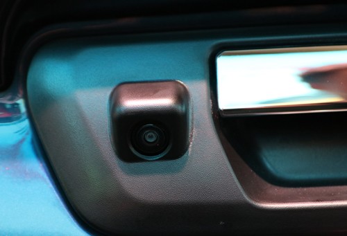 nissan-navara-ban-dac-biet-gia-tu-670-trieu-tai-viet-nam-page-2-5