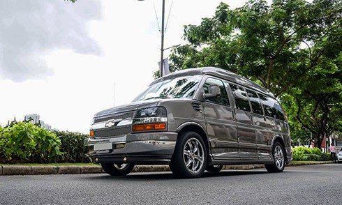 chevrolet-express-explorer-xe-van-hang-khung-gia-1-5-ty-tai-viet-nam-page-2