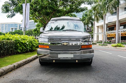 chevrolet-express-explorer-xe-van-hang-khung-gia-1-5-ty-tai-viet-nam-page-2-1