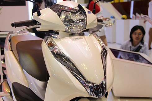 honda-lead-2017-trang-bi-smartkey-gia-39-3-trieu-tai-viet-nam-page-2-2