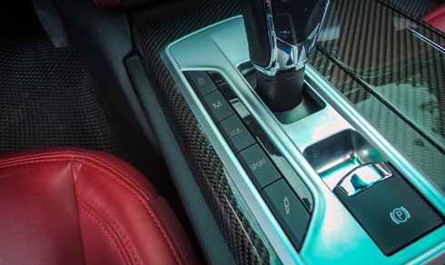 anh-chi-tiet-maserati-quattroporte-11