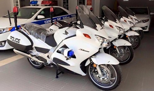 dan-xe-khung-cua-canh-sat-giao-thong-viet-nam-phuc-vu-apec-2