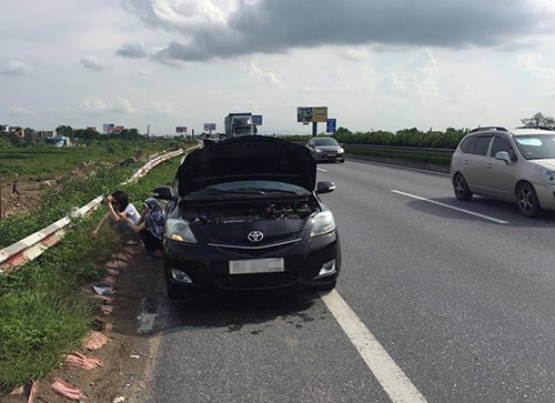 dan-que-sam-oto-chay-dich-vu-khi-xe-hoi-khong-suong-nhu-tuong-tuong-1