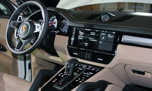 porsche-cayenne-2018-gia-tu-5-4-ty-dong-tai-viet-nam-1