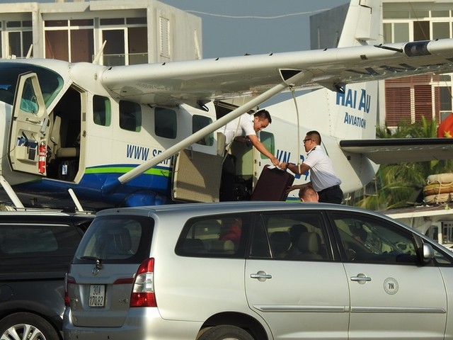 COO Facebook thăm vịnh Hạ Long, đi thủy phi cơ về Hà Nội