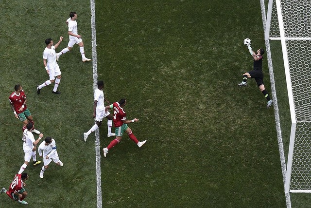 Bồ Đào Nha 1-0 Morocco: Ronaldo tiếp tục 'gánh team' ảnh 1