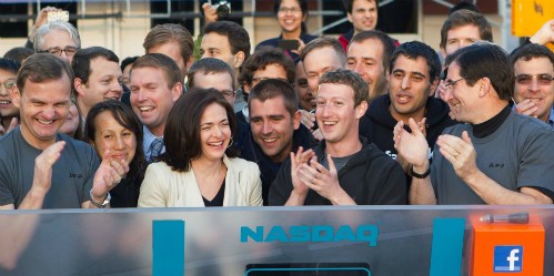 Khoảnh khắc Facebook lên sàn chứng khoán năm 2012.