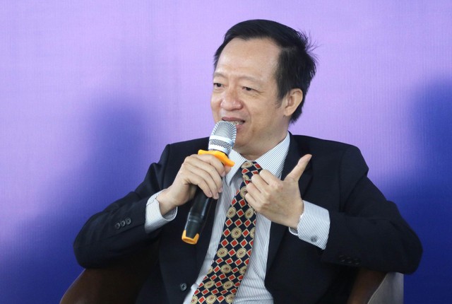 Ông Lê Khánh Lâm, Chủ tịch RSM Việt Nam trả lời trong phiên thảo luận 2 tại đầu cầu TP.HCM. Ảnh: Lê Toàn