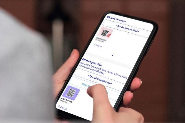 VietQR được ví như một “trợ thủ” đắc lực của các chủ tiểu thương, shipper giao hàng và cả khách hàng. VietQR được ví như một “trợ thủ” đắc lực của các chủ tiểu thương, shipper giao hàng và cả khách hàng.