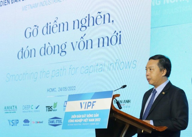 Ông Lê Trọng Minh, Tổng Biên tập Báo Đầu tư khai mạc Diễn đàn (ảnh Lê Toàn)