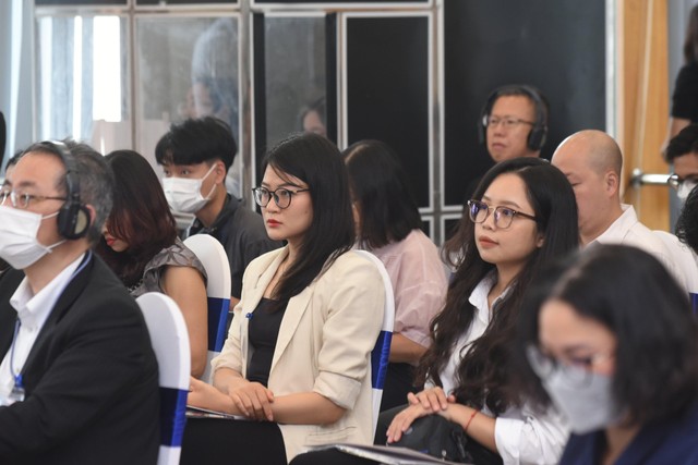 Tạo đàm thu hút sự quan tâm của đông đảo doanh nghiệp và cơ quan truyền thông. Ảnh: Dũng Minh