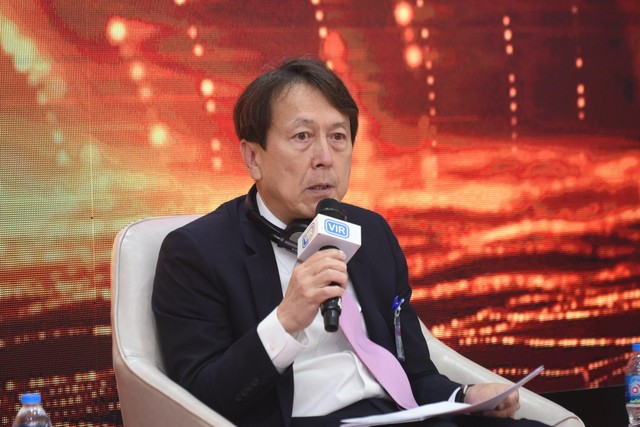 Ông Kenya Maeda chia sẻ tại phiên thảo luận. Ảnh: Dũng Minh