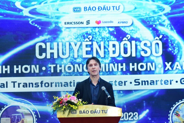 Ông Denis Brunetti, Chủ tịch Ericsson Việt Nam, Myanmar, Campuchia và Lào trình bày tại diễn đàn. Ảnh: Dũng Minh Ông Denis Brunetti, Chủ tịch Ericsson Việt Nam, Myanmar, Campuchia và Lào trình bày tại diễn đàn. Ảnh: Dũng Minh