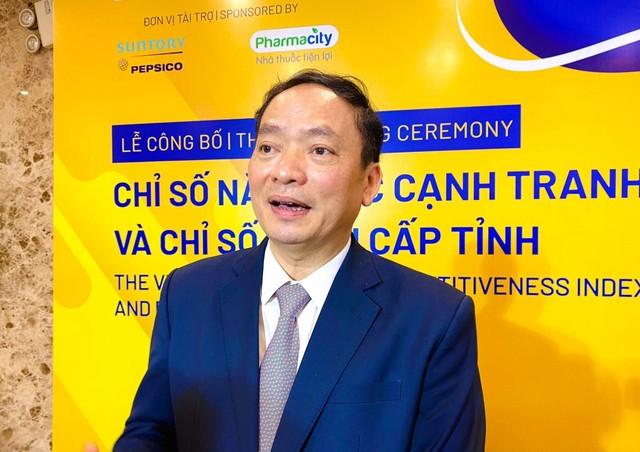 Ông Trần Quốc Văn, Chủ tịch UBND tỉnh Hưng Yên trả lời phỏng vấn báo Đầu tư Chứng khoán (Ảnh: M.Minh)