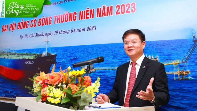 Ông Hoàng Đức Chính, thành viên HĐQT kiêm Giám đốc PV Trans Pacific Báo cáo kết quả kinh doanh năm 2022 và Kế hoạch sản xuất năm 2023. Ảnh: Lê Toàn