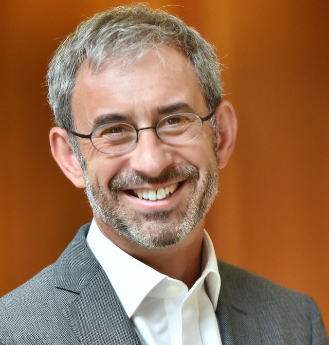 Ông Steven Beck, Trưởng Ban Thương mại và Tài trợ chuỗi cung ứng, Vụ Hoạt động khu vực Tư nhân, ADB