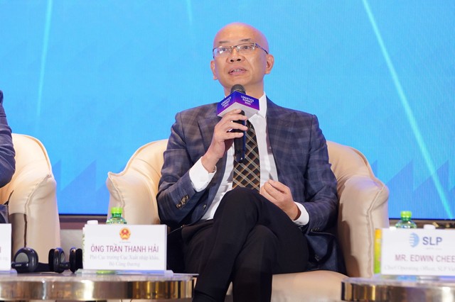 Ông Trần Thanh Hải, Phó Cục trưởng Cục Xuất nhập khẩu, Bộ Công thương trao đổi tại phiên thảo luận thứ nhất. Ảnh: Lê Toàn