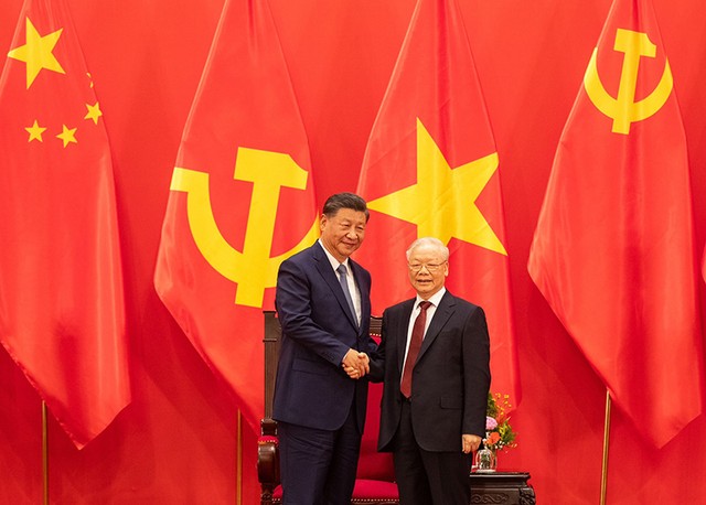 Tổng Bí thư Nguyễn Phú Trọng và Tổng Bí thư, Chủ tịch Tập Cận Bình trước khi tiến hành hội đàm nhân chuyến thăm chính thức cấp Nhà nước tới Việt Nam (tháng 12/2023)