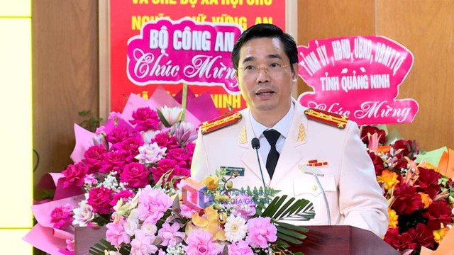 Đại tá Trần Văn Phúc, Giám đốc Công an tỉnh Quảng Ninh, phát biểu nhận nhiệm vụ. Ảnh: Quang Ninh Media Group