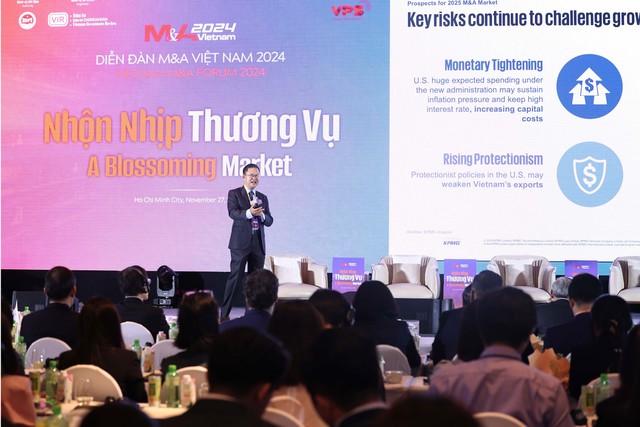 Ông Nguyễn Công Ái, Phó tổng giám đốc KPMG Việt Nam trình bày tại Diễn đàn. Ảnh: Lê Toàn