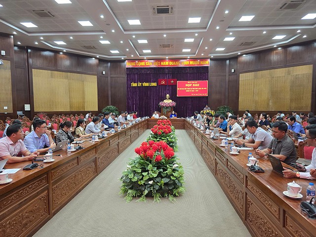 Quang cảnh họp báo.