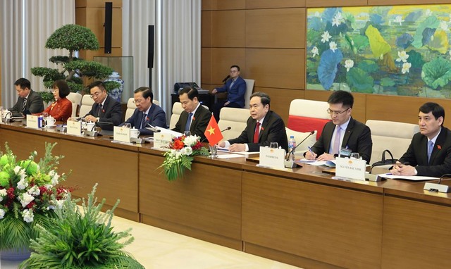 Nhân dịp này, Chủ tịch Quốc hội Trần Thanh Mẫn gửi lời thăm hỏi và lời mời Chủ tịch Thượng viện Jordan Faisal El-Fayez sớm sang thăm Việt Nam. Hai nhà lãnh đạo nhất trí thúc đẩy sự hiện diện và hỗ trợ công dân, doanh nghiệp hai nước, trong đó có hướng tới xem xét mở cơ quan đại diện thường trú tại hai nước.