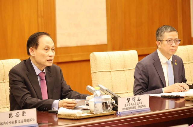 Bộ trưởng Lê Hoài Trung phát biểu tại hội đàm.