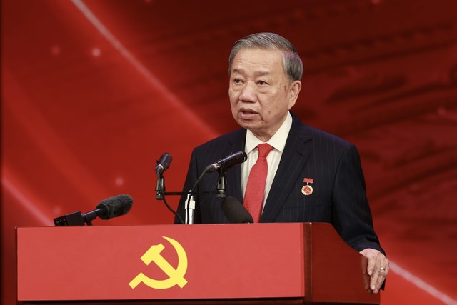 Tổng Bí thư Tô Lâm phát biểu tại lễ tuyên dương Bí thư chi bộ xuất sắc và trao Giải Búa Liềm Vàng lần thứ X - Ảnh: VGP