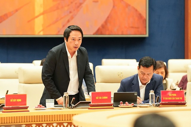 Lãnh đạo Sở Tài chính Hải Phòng báo cáo tại cuộc họp Lãnh đạo Sở Tài chính Hải Phòng báo cáo tại cuộc họp