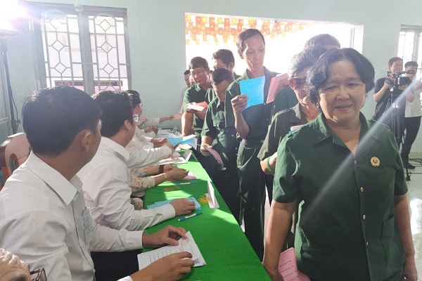 Các cựu chiến binh đi bầu cử