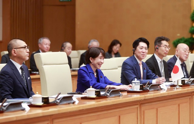 Thủ tướng Nhật Bản Takaichi Sanae cảm ơn sự đón tiếp trọng thị, nồng ấm của Thủ tướng Chính phủ Lê Minh Hưng, Chính phủ và nhân dân Việt Nam; chúc mừng Thủ tướng Lê Minh Hưng được tín nhiệm bầu giữ chức Thủ tướng Chính phủ và tin tưởng chắc chắn rằng dưới sự lãnh đạo của Thủ tướng, Chính phủ Việt Nam sẽ tiếp tục đạt nhiều thành công hơn nữa trong thời gian tới. Ảnh: Đức Thanh.