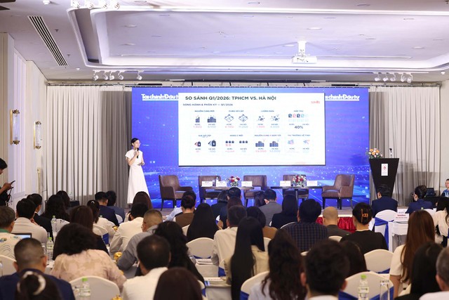 Theo bà Hương, khủng hoảng khả năng chi trả tiếp tục là rủi ro lớn nhất của thị trường bất động sản hiện nay. Ảnh: Lê Toàn Theo bà Hương, khủng hoảng khả năng chi trả tiếp tục là rủi ro lớn nhất của thị trường bất động sản hiện nay. Ảnh: Lê Toàn