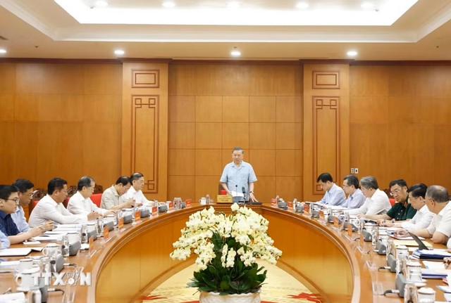 Tổng Bí thư, Chủ tịch nước Tô Lâm chủ trì buổi làm việc với các cơ quan về phát triển công nghiệp hàng hải quốc gia - Ảnh: TTXVN