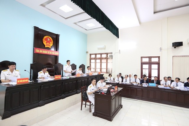 Xét xử cựu Thứ trưởng Nguyễn Văn Hiến: Đề nghị trái chiều về xử lý "đất vàng" ảnh 1