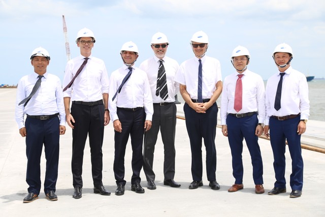 Cảng Gemalink đón Đại sứ đặc mệnh toàn quyền Pháp tới thăm ảnh 1