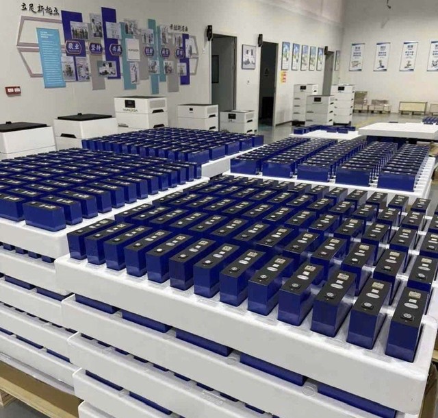 Sản phẩm pin Lithium tại Nhà máy Lương Sơn của Create Capital Việt Nam