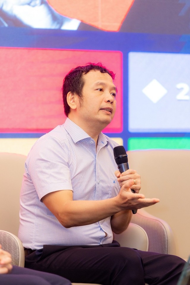 TS Nguyễn Tú Anh, Giám đốc Trung tâm Thông tin, phân tích và dự báo kinh tế, Ban Kinh tế Trung ương, nguyên Phó vụ trưởng Vụ Chính sách tiền tệ, NHNN Việt Nam.