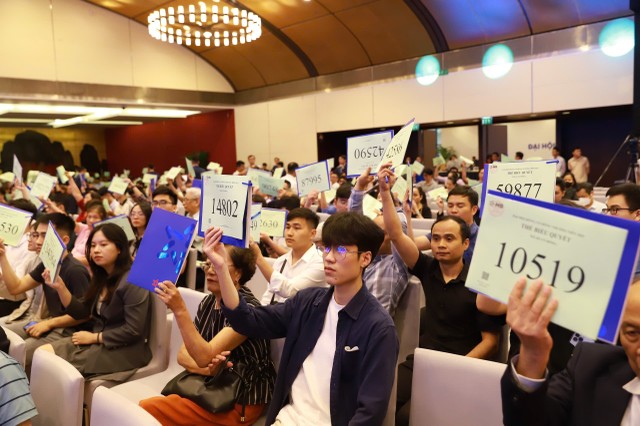 Cổ đông MB tham gia bỏ phiếu tại ĐHCĐ