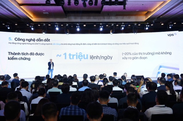 Ông Bùi Việt Dũng, Giám đốc Công nghệ VPS chia sẻ tại sự kiện. Ông Bùi Việt Dũng, Giám đốc Công nghệ VPS chia sẻ tại sự kiện.