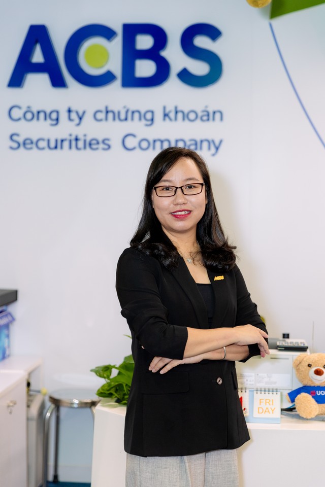Bà Đỗ Minh Trang, Giám đốc Phân tích, CTCK ACB (ACBS)