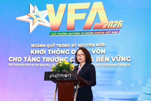 Bà Tạ Thanh Bình, Tổng giám đốc Tổng công ty Lưu ký và Bù trừ Chứng khoán Việt Nam (VSDC) phát biểu tại sự kiện Bà Tạ Thanh Bình, Tổng giám đốc Tổng công ty Lưu ký và Bù trừ Chứng khoán Việt Nam (VSDC) phát biểu tại sự kiện