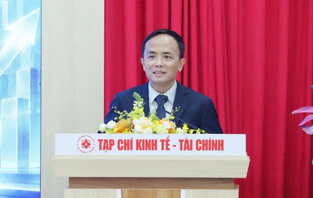 TS. Phạm Thu Phong, Tổng Biên tập Tạp chí Kinh tế - Tài chính phát biểu khai mạc TS. Phạm Thu Phong, Tổng Biên tập Tạp chí Kinh tế - Tài chính phát biểu khai mạc