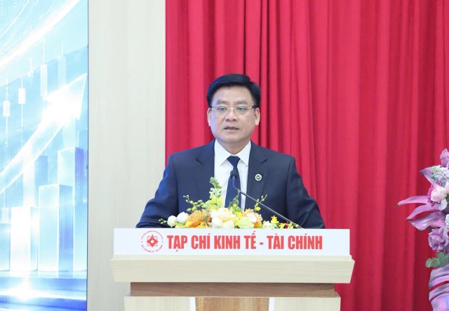 Ông Hoàng Văn Thu, Phó Chủ tịch Ủy ban Chứng khoán Nhà nước (UBCKNN) Ông Hoàng Văn Thu, Phó Chủ tịch Ủy ban Chứng khoán Nhà nước (UBCKNN)