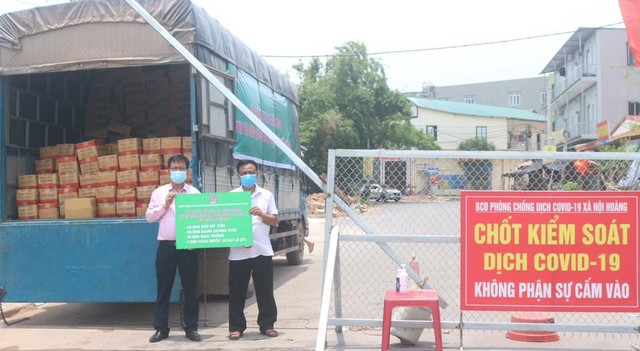 Ngân hàng Chính sách Xã hội hỗ trợ người dân Nội Hoàng đang bị cách ly bởi dịch Covid-19