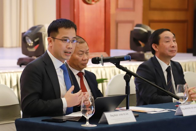 Ông Đậu Anh Tuấn, Phó Tổng thư ký VCCI, Trưởng Ban Pháp chế phát biểu tại Hội nghị Ông Đậu Anh Tuấn, Phó Tổng thư ký VCCI, Trưởng Ban Pháp chế phát biểu tại Hội nghị