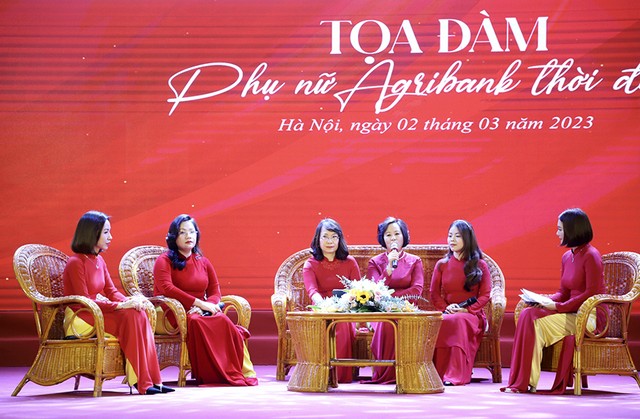 Với tỷ lệ trên 52% lực lượng lao động toàn hệ thống, nữ đoàn viên, người lao động Agribank có mặt ở hầu hết các lĩnh vực hoạt động, nhiều chị đã và đang đảm nhận vai trò quan trọng trong các lĩnh vực công tác của toàn hệ thống.