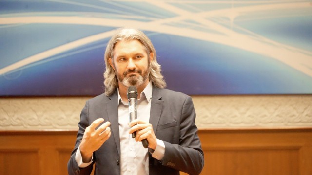 Ông Steve Haley, Giám đốc phát triển Thị trường và Quan hệ đối tác Quỹ Mojaloop chia sẻ tại sự kiện