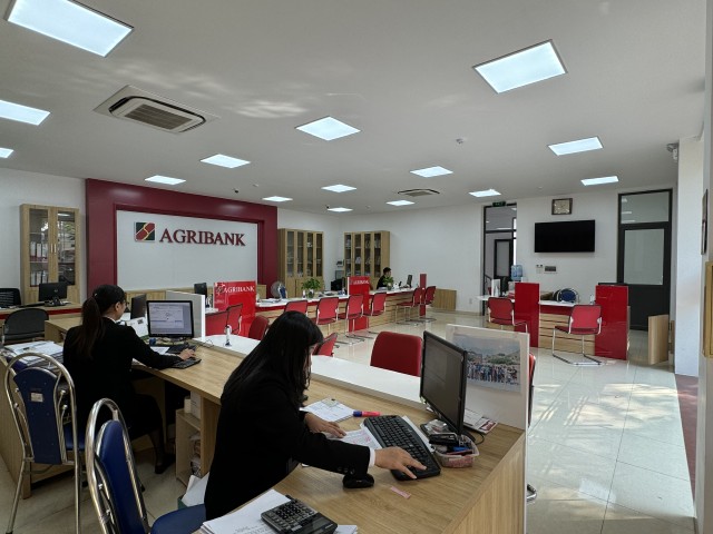 Bên trong toà nhà được sử dụng cho nghiệp vụ cho vay của Agribank chi nhánh huyện Tiên Lãng, Đông Hải Phòng