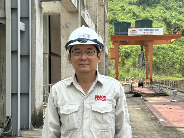 Ông Nguyễn Tất Anh, Giám đốc vừa được cấp tốc bổ nhiệm sau khi sạt lở đất dẫn đến lấp nhà điều hành của Thuỷ điện Nậm Lúc khiến 5 nhân sự của Công ty thiệt mạng trong đó có Giám đốc Cao Văn Tuấn